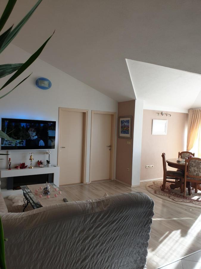 Apartmani Mlikotic Dugi Rat Exteriér fotografie