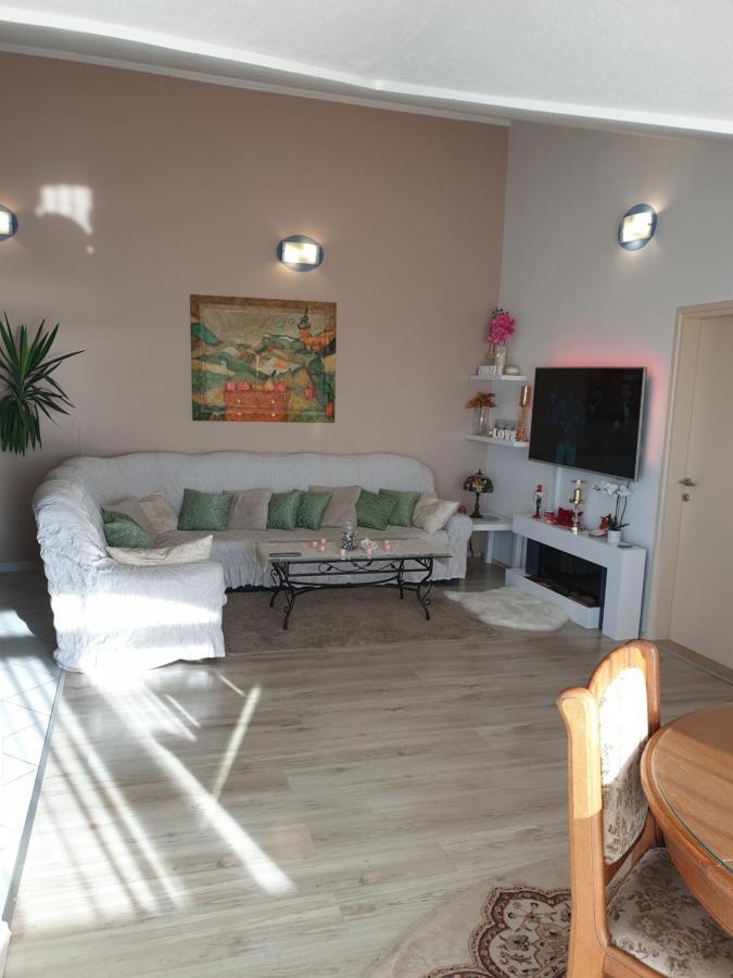 Apartmani Mlikotic Dugi Rat Exteriér fotografie