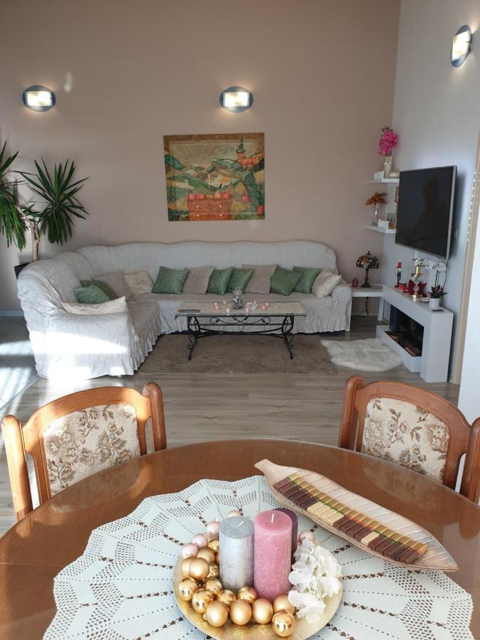 Apartmani Mlikotic Dugi Rat Exteriér fotografie
