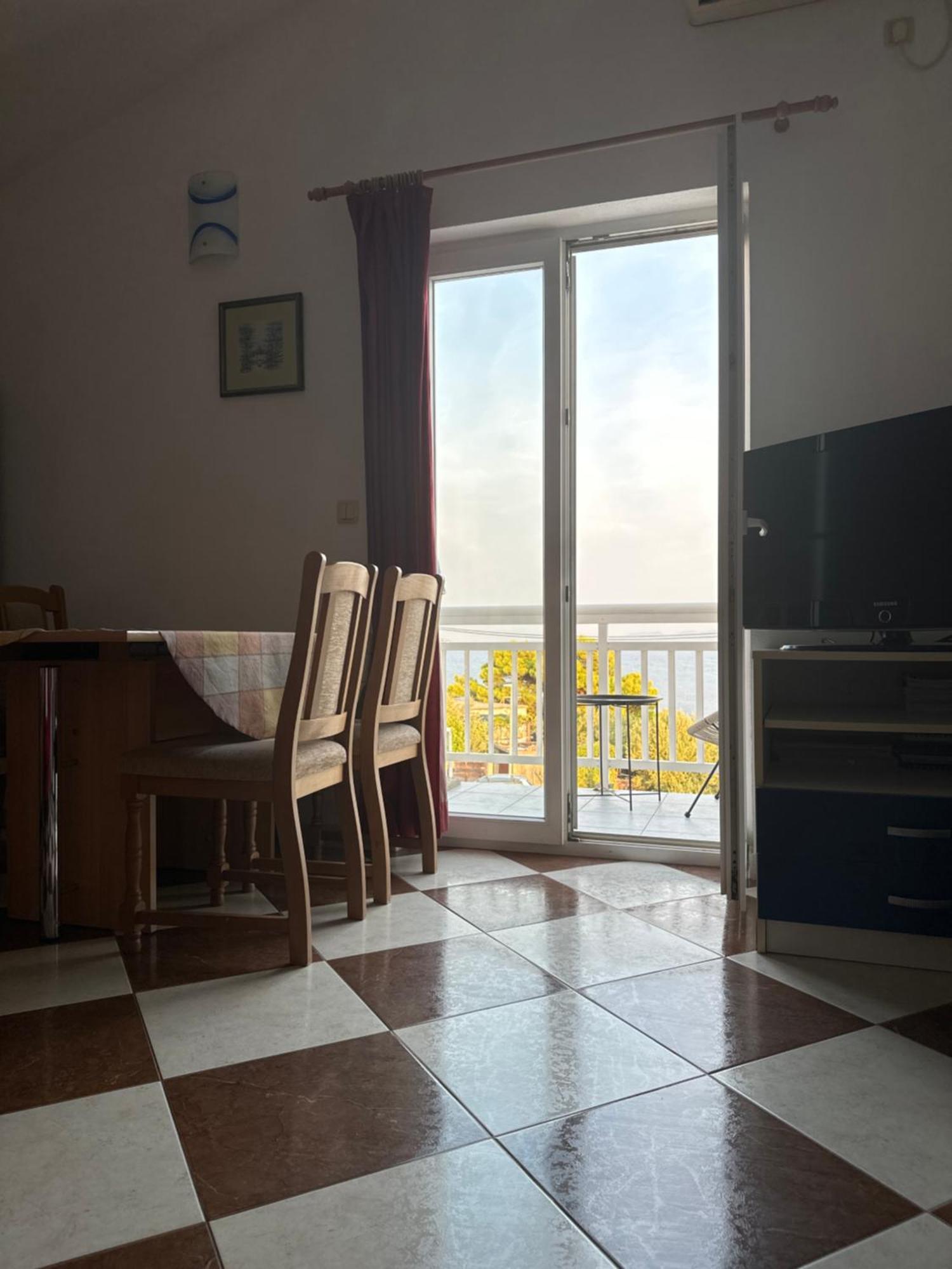 Apartmani Mlikotic Dugi Rat Exteriér fotografie