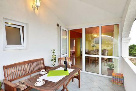 Apartmani Mlikotic Dugi Rat Exteriér fotografie